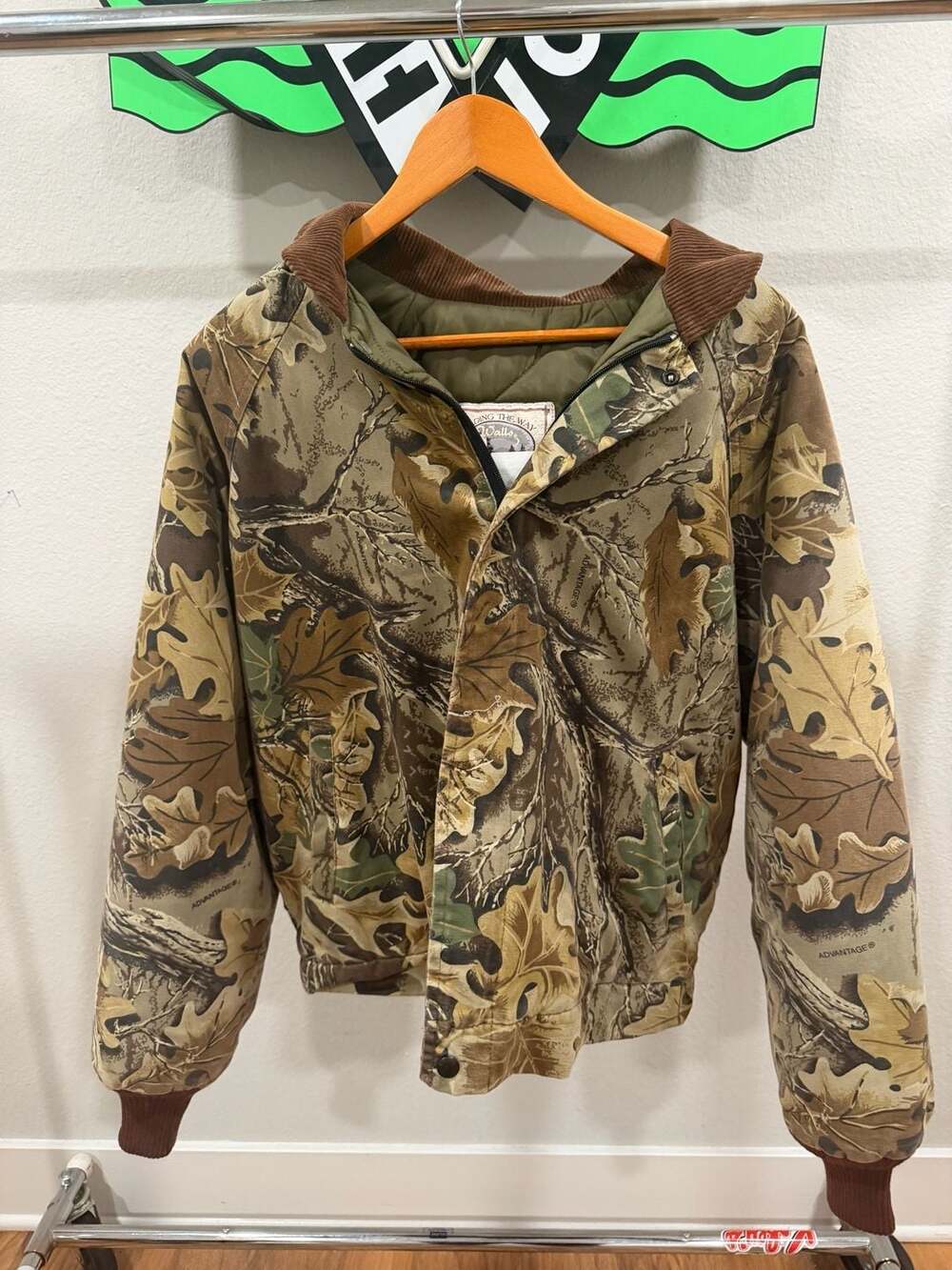 Vintage Walls Advantage Camo Jacket